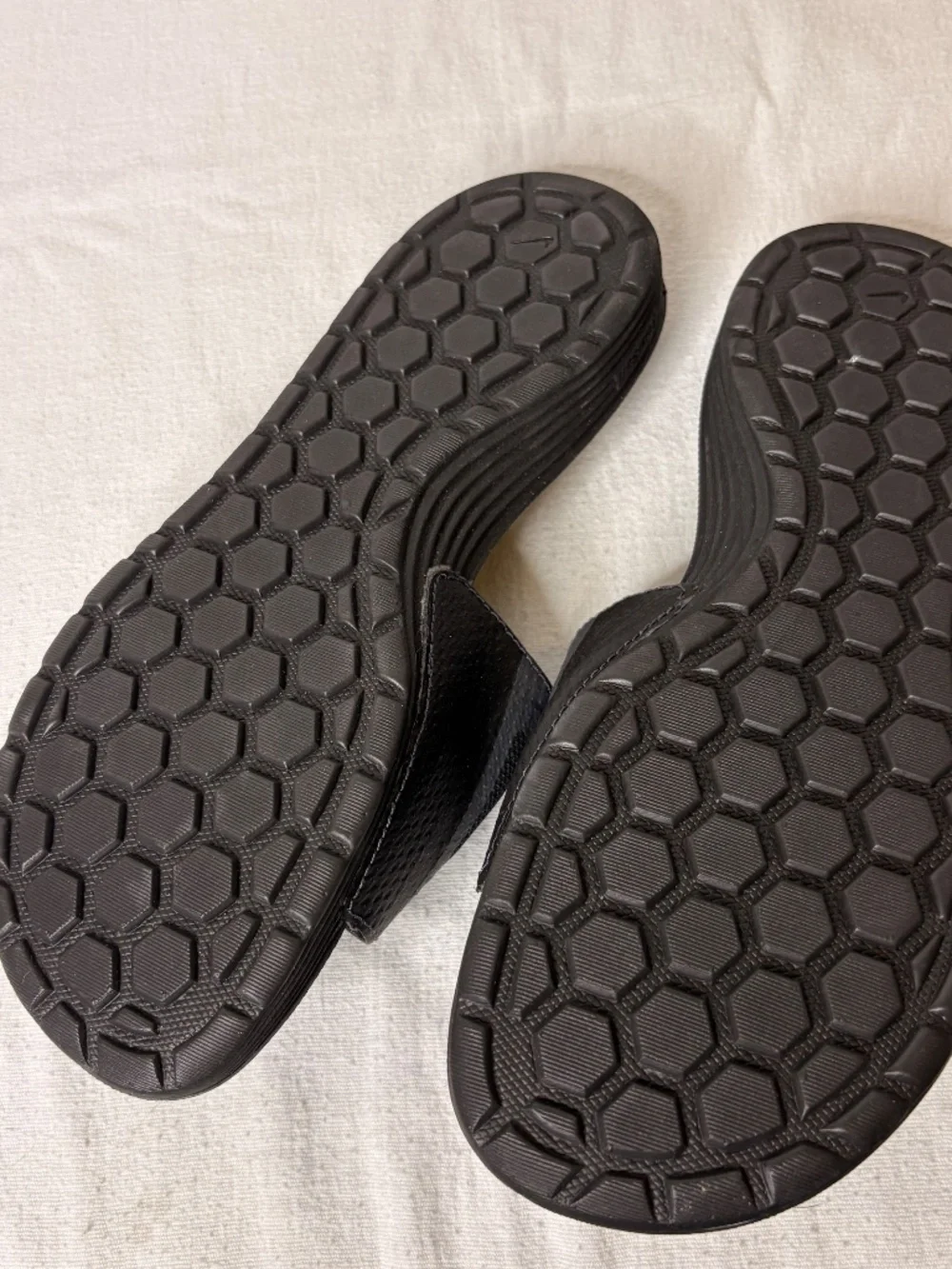 NEW Nike SolarSoft Comfort Slide Sandals Black Gray Memory Foam 705513-090 Sz 8